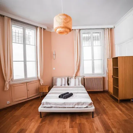Apartamento Spacious With 4 Bedrooms In *