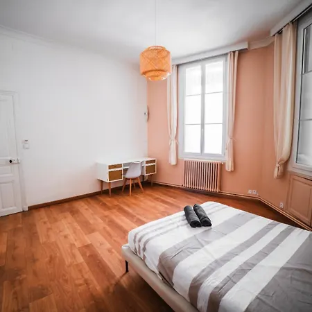 Апартаменты Spacious With 4 Bedrooms In